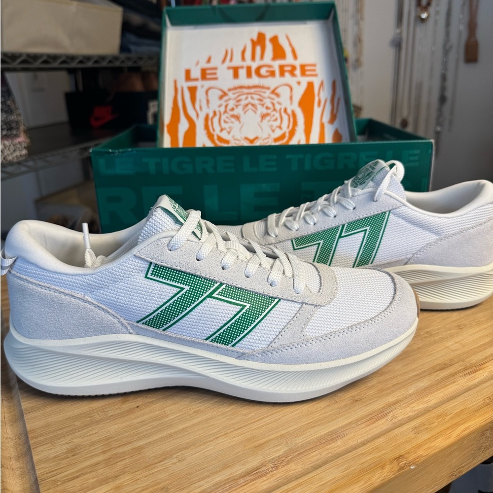 #311: Le Tigre White and Green Men's size8/ Women’s size10 Sneakers - Picture 5 of 5